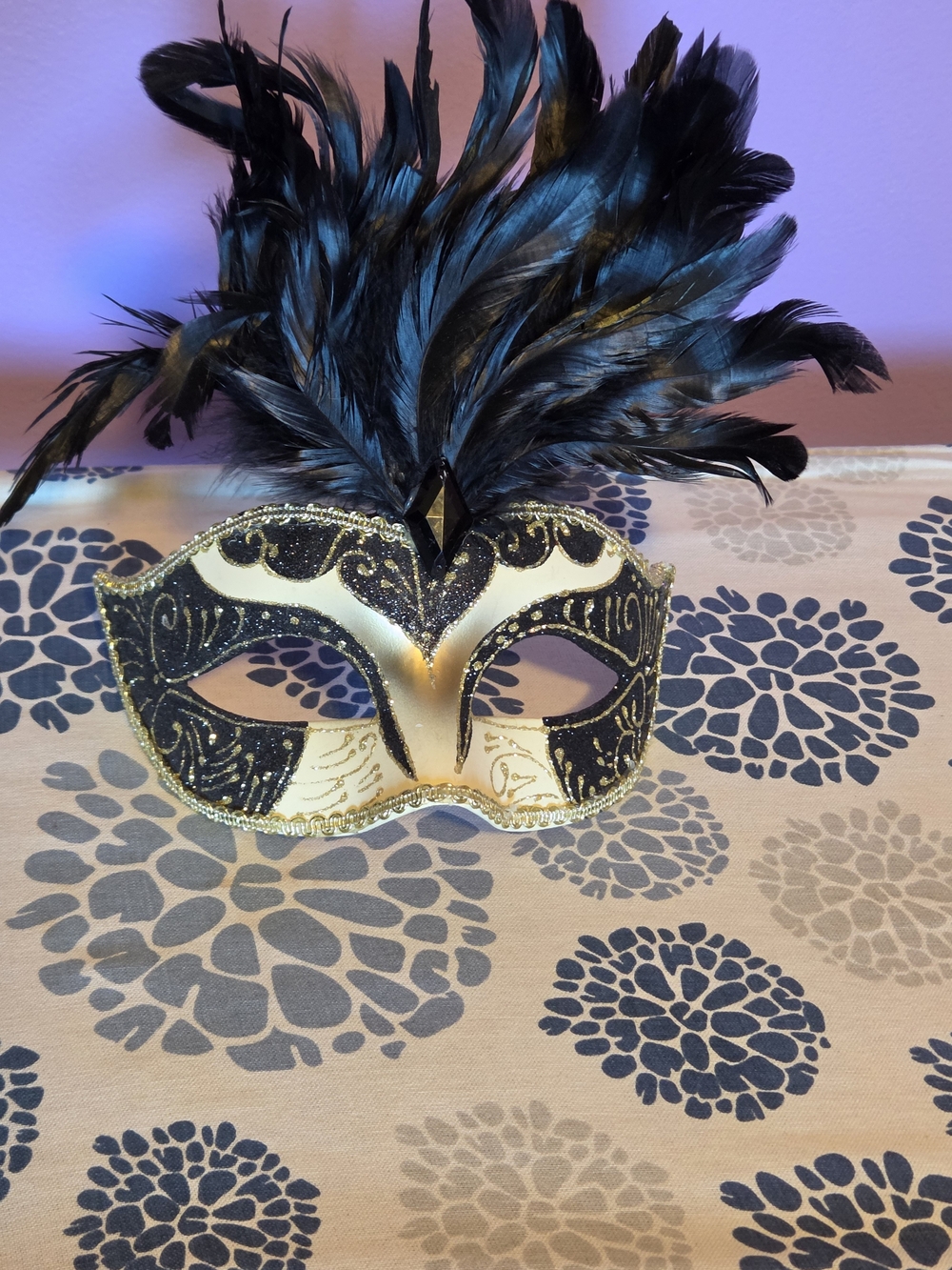 Black & Gold Feathered Mardigars Masquerade Mask
